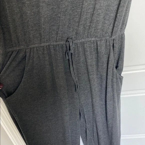 Gray Relaxed Fit Jumpsuit with Elastic Waistband - Picture 5 of 11